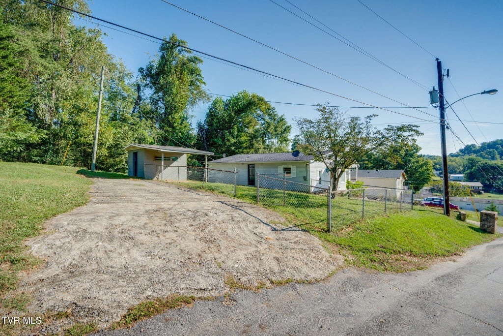 Photo of 830 Pace Street, Kingsport, TN 37665 (MLS # 10000653)
