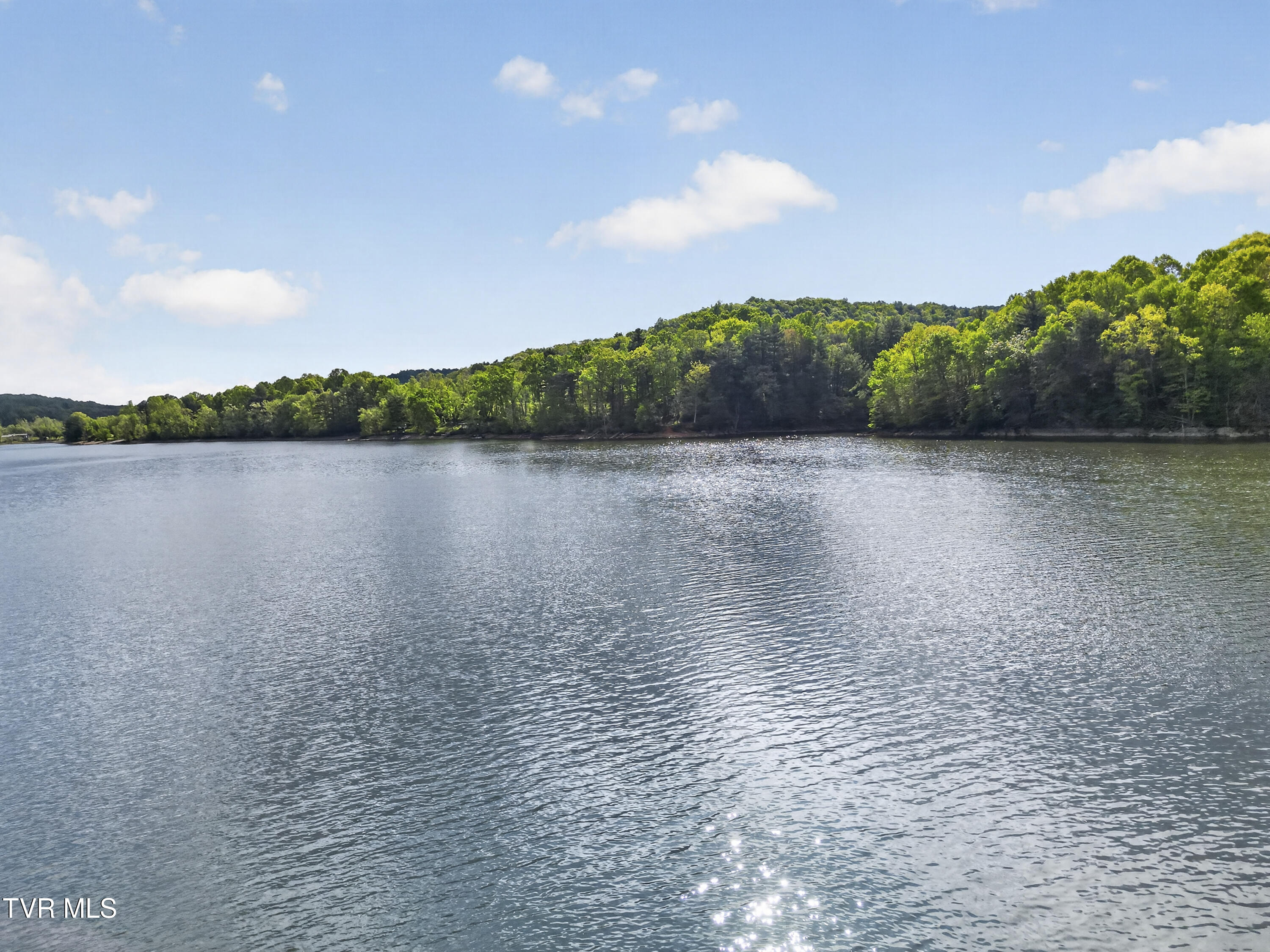 21658 Lakeshore Drive