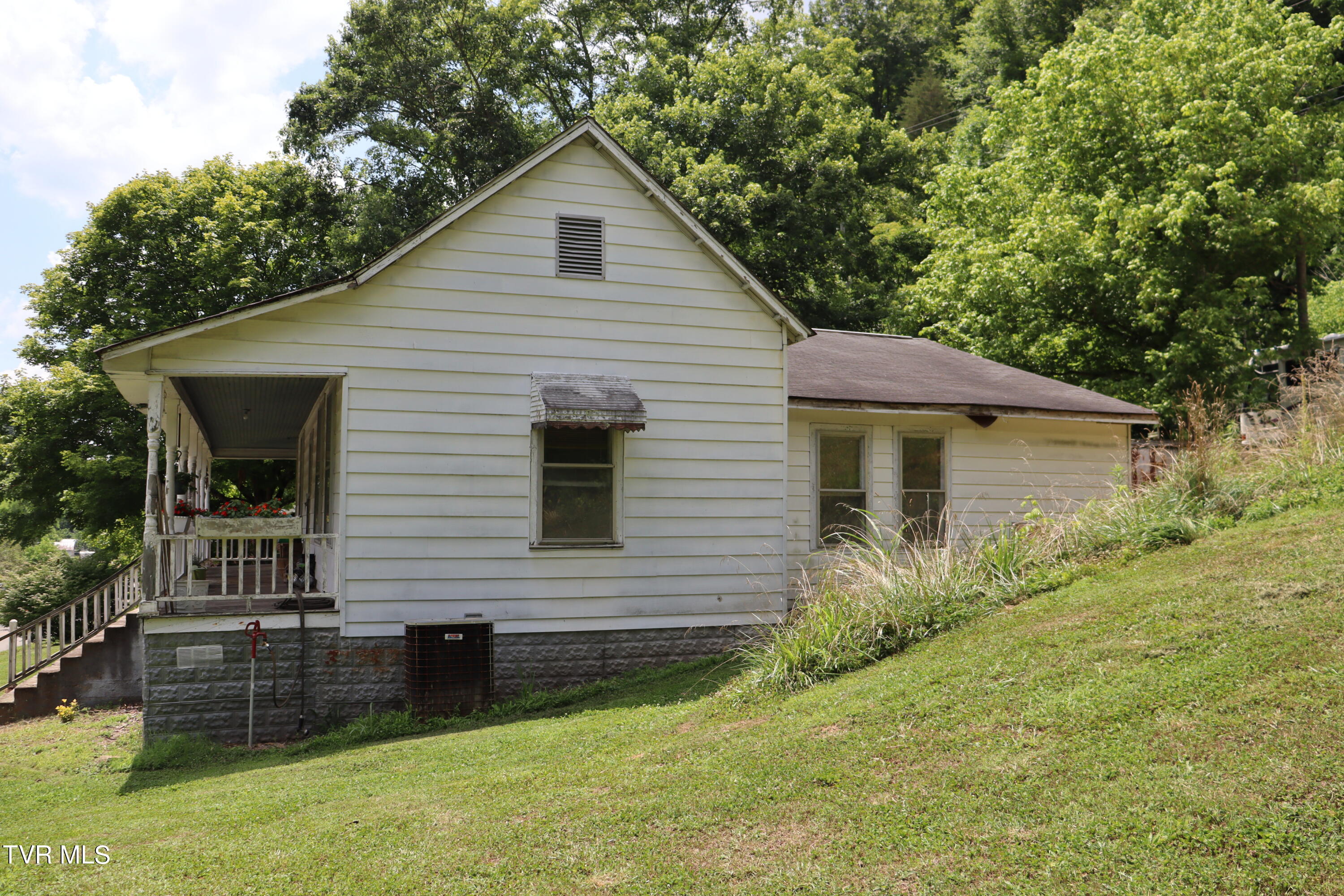 1458 Fairview Road, Duffield, Virginia image 5