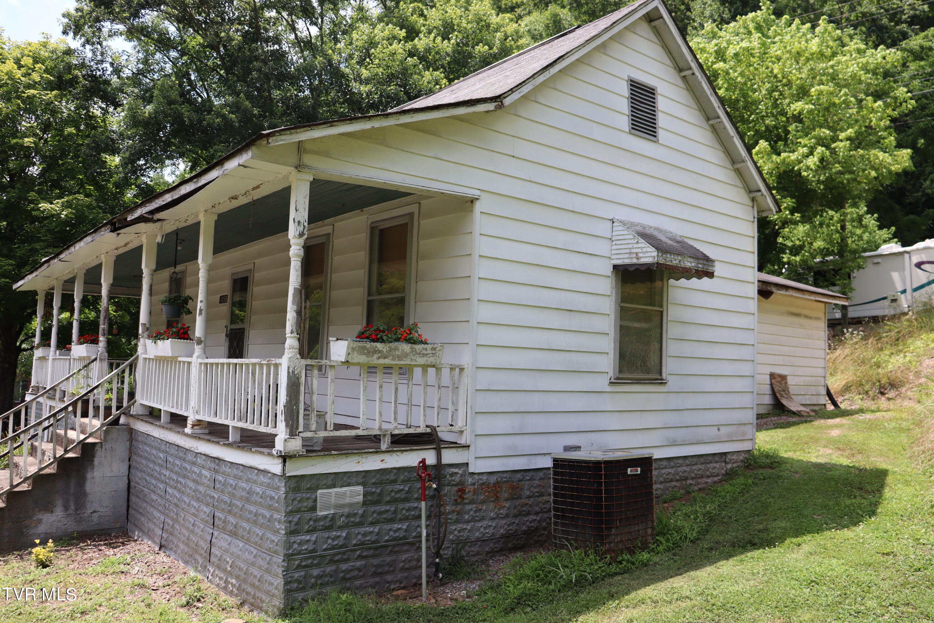 1458 Fairview Road, Duffield, Virginia image 4