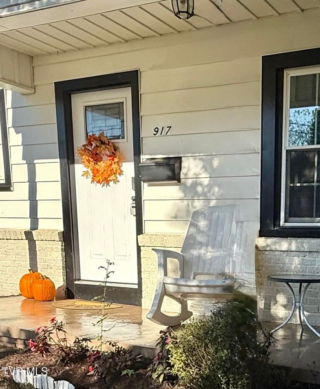 Photo of 917 Walnut Avenue, Kingsport, TN 37660 (MLS # 9986308)