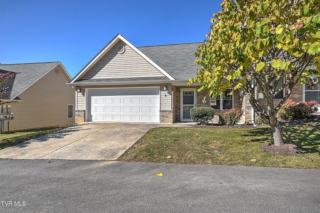 Photo of 527 Redstone Drive Dr #6, Bristol, TN 37620 (MLS # 9988121)