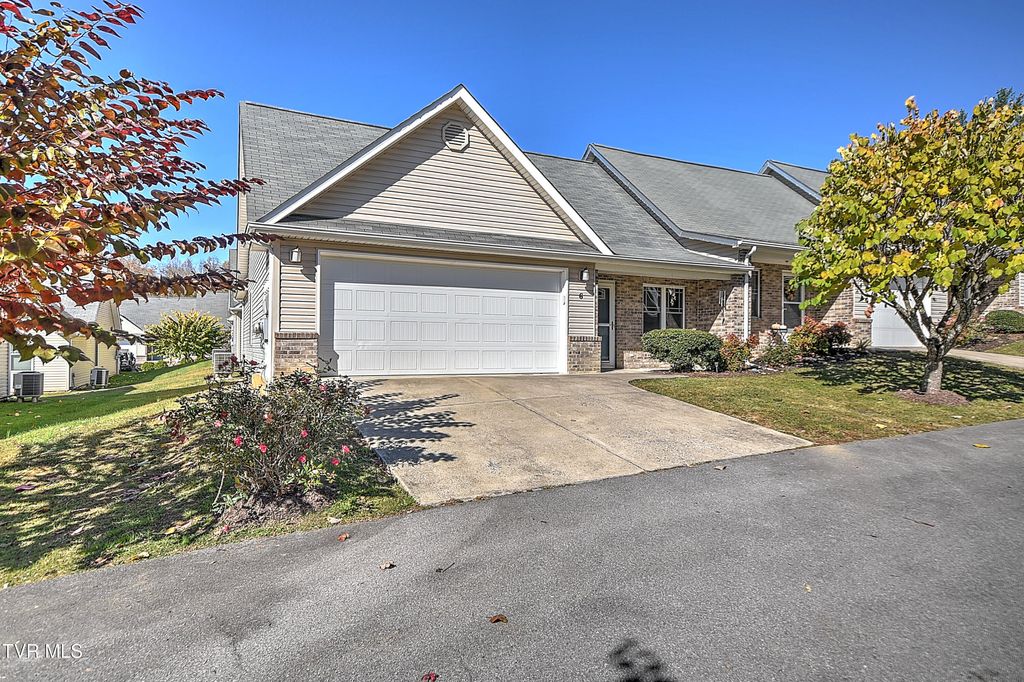 Photo of 527 Redstone Drive Dr #6, Bristol, TN 37620 (MLS # 9988121)