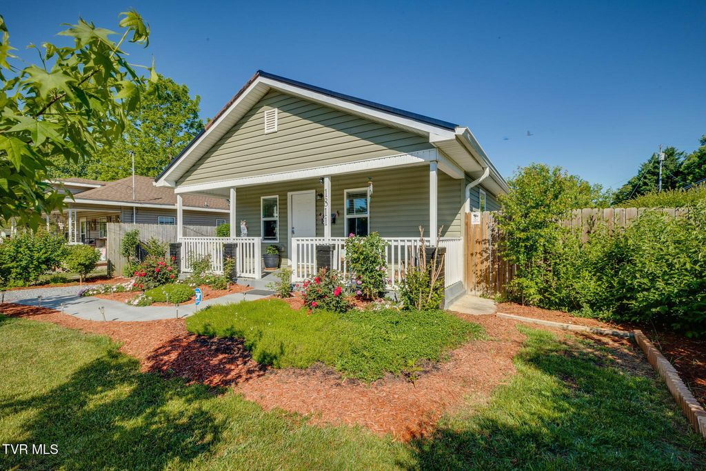 Photo of 1811 Fairview Avenue, Johnson City, TN 37601 (MLS # 9995145)