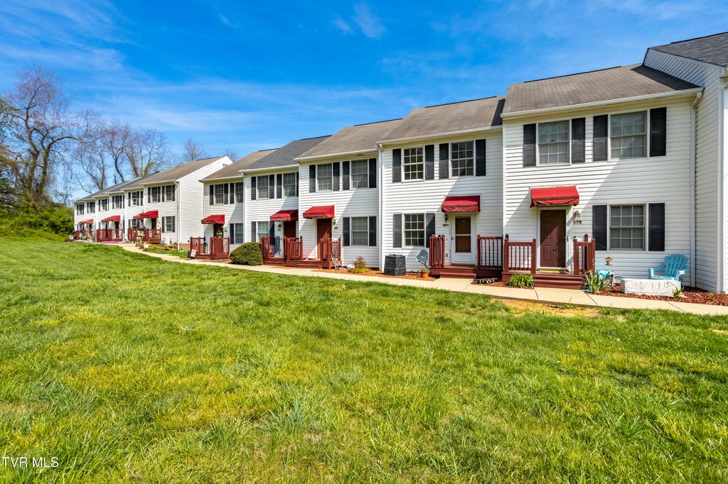 Photo of 671 Beaverview Drive #671, Bristol, VA 24201 (MLS # 9993580)