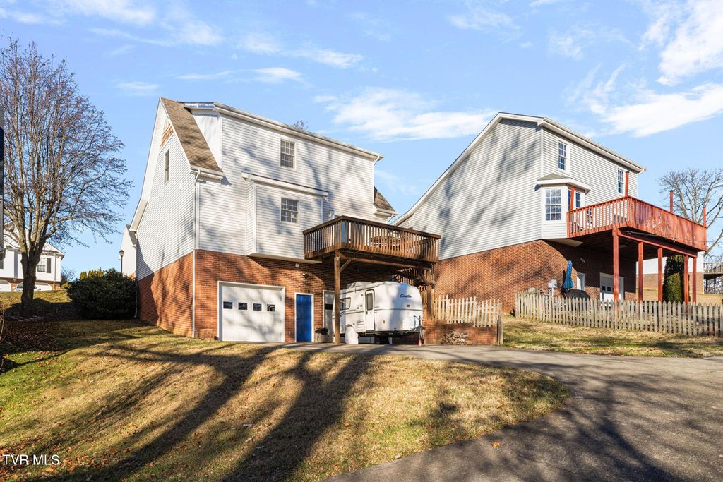 Photo of 16 Taylor Ridge Court, Johnson City, TN 37601 (MLS # 9989720)