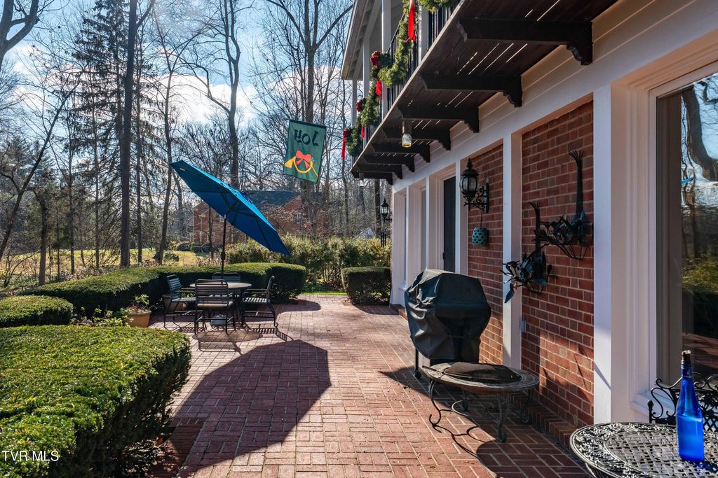 Photo of 5 Llewellyn Wood, Johnson City, TN 37601 (MLS # 9991420)