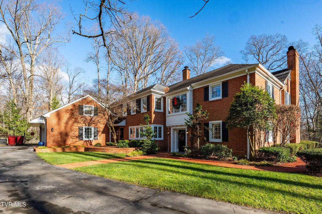 Photo of 5 Llewellyn Wood, Johnson City, TN 37601 (MLS # 9991420)