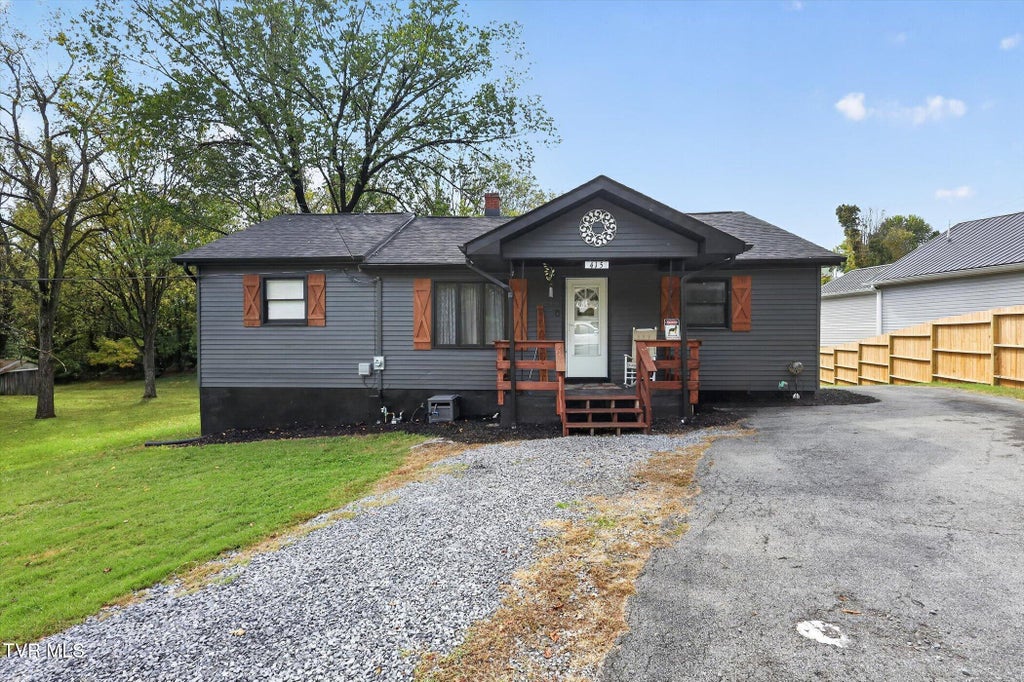 Photo of 415 Hammond Avenue, Mount Carmel, TN 37645 (MLS # 10002017)
