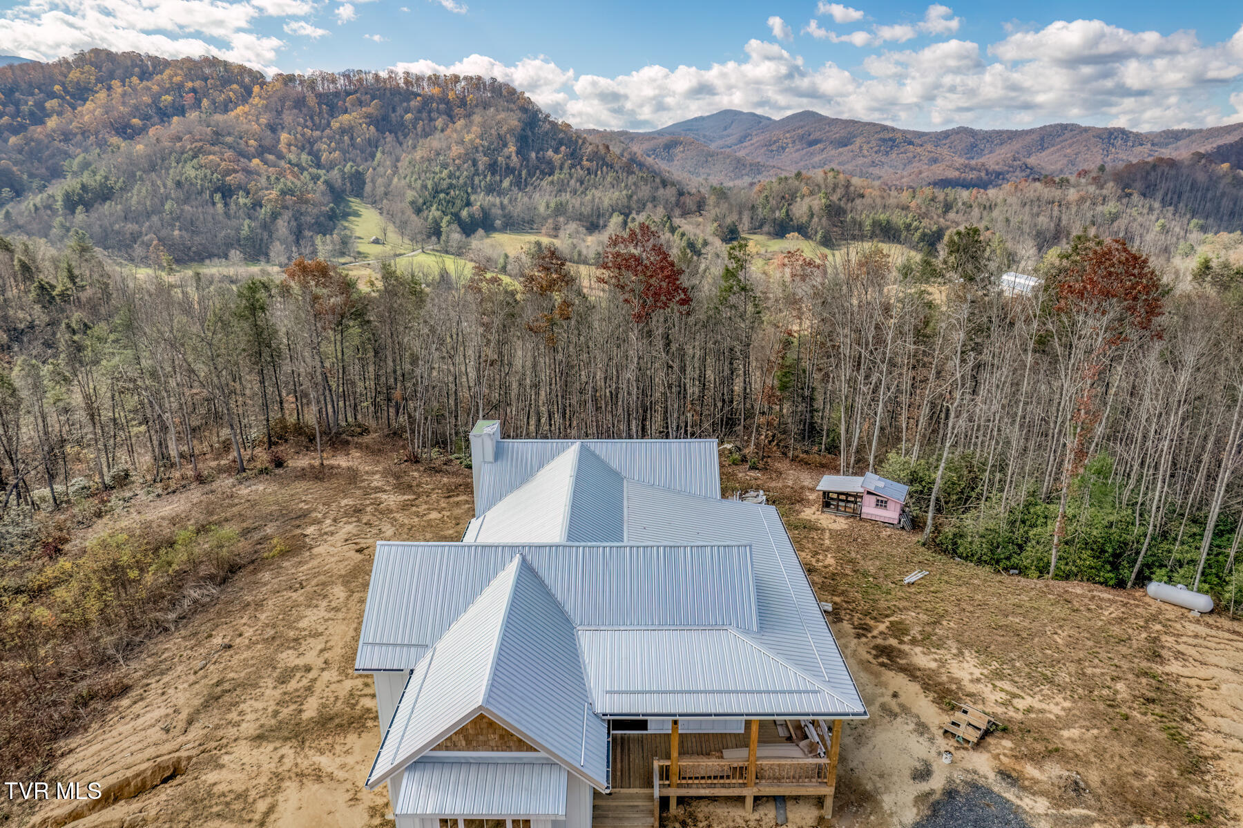 169 Teaberry Road, Roan Mountain, Tennessee image 10