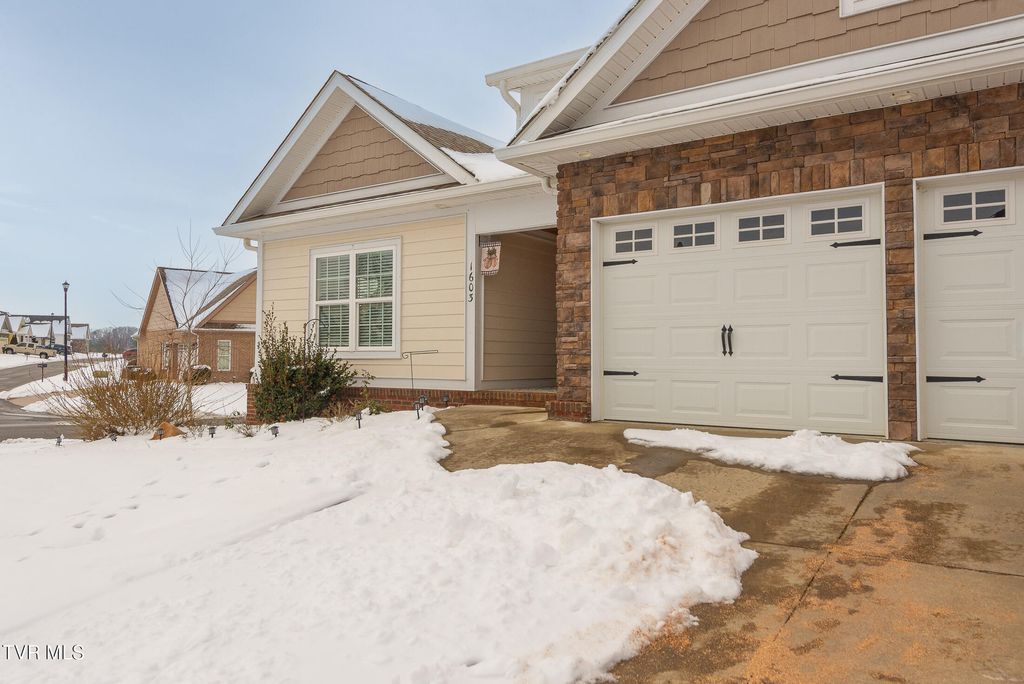 Photo of 1603 Maple Ridge Court, Kingsport, TN 37664 (MLS # 9991068)