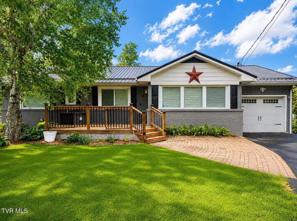 Photo of 21322 Cavalier Circle, Bristol, VA 24202 (MLS # 9995425)