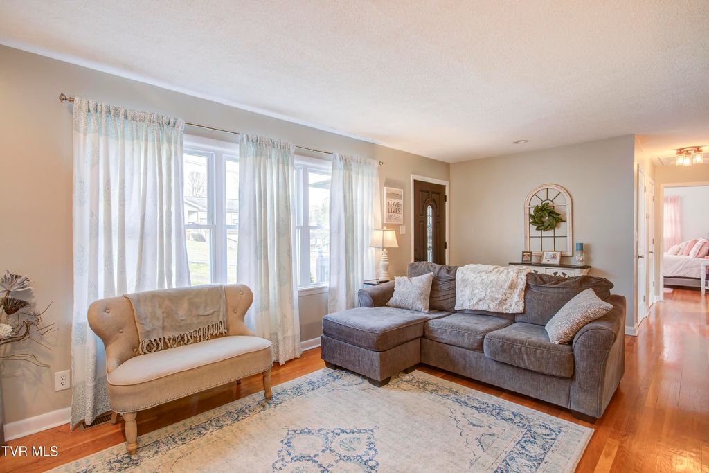 Photo of 125 Webb Court, Bristol, TN 37620 (MLS # 9989601)