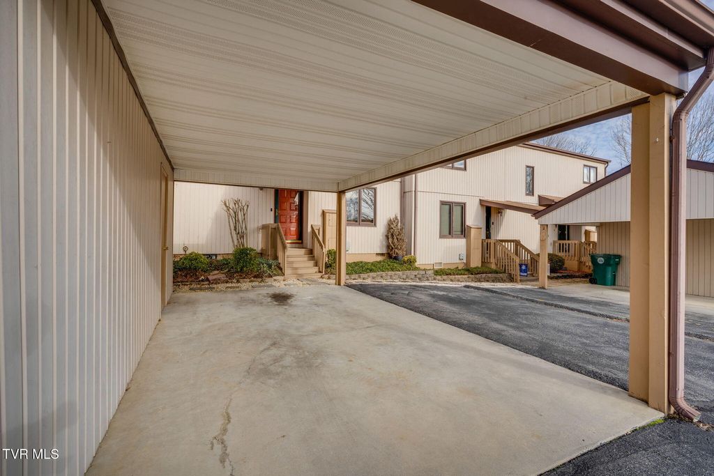 Photo of 1175 Pebble Drive #1175, Bristol, VA 24201 (MLS # 9990913)