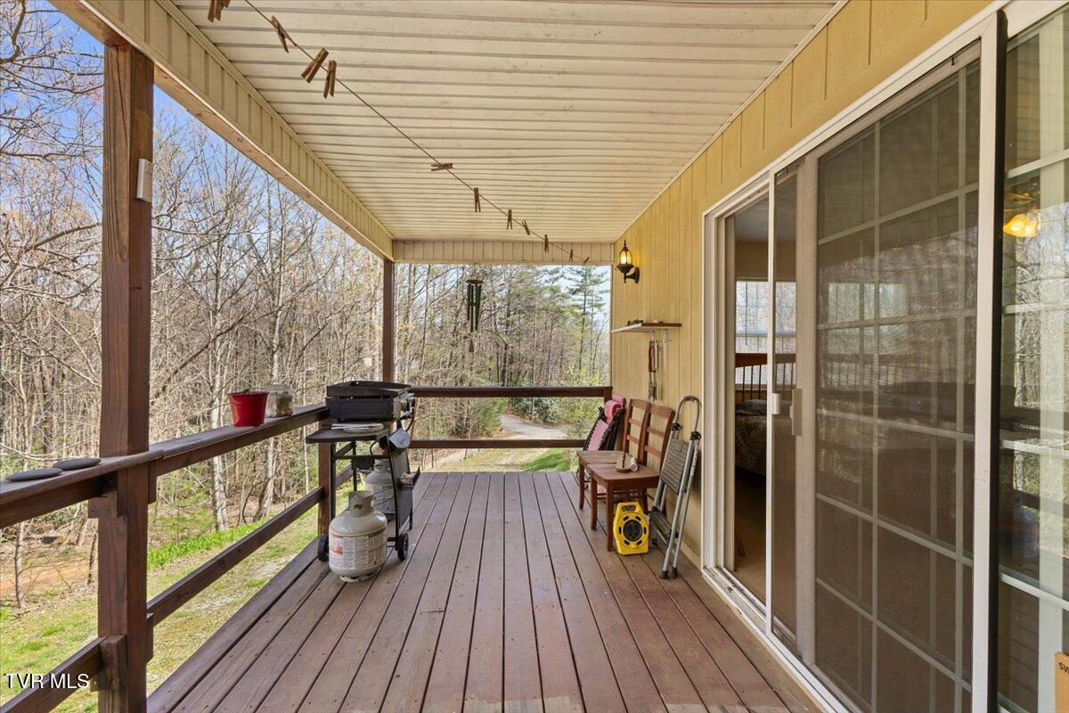 1102 Foxhound Hills Circle, Unicoi, Tennessee image 18