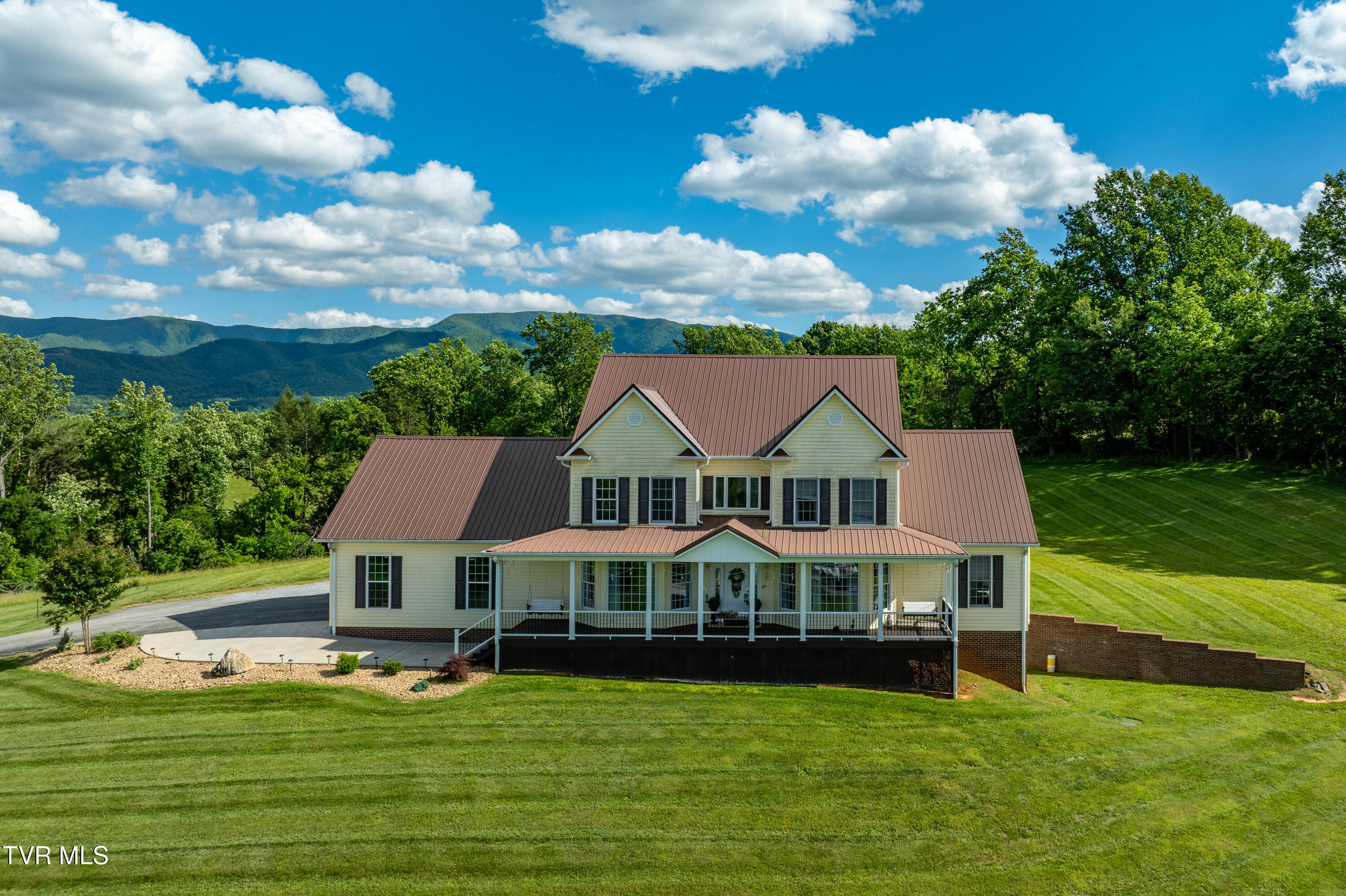 7540 Erwin Highway, Chuckey, Tennessee image 2