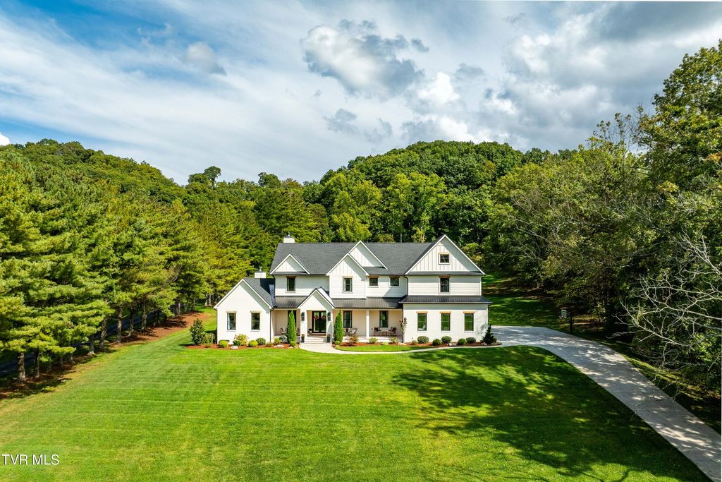 Photo of 2333 Rock Springs Road, Kingsport, TN 37664 (MLS # 9986350)