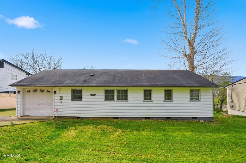 Photo of 578 Bays View Court, Kingsport, TN 37660 (MLS # 9992673)