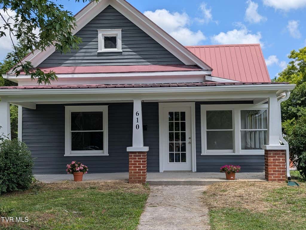 Photo of 610 Main Street, Greeneville, TN 37743 (MLS # 9997602)
