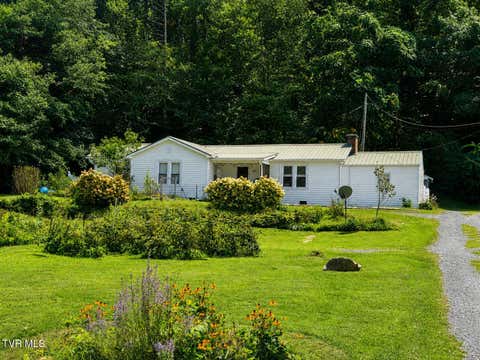 Photo of 821 Beaver Dam Avenue, Damascus, VA 24236 (MLS # 9999759)