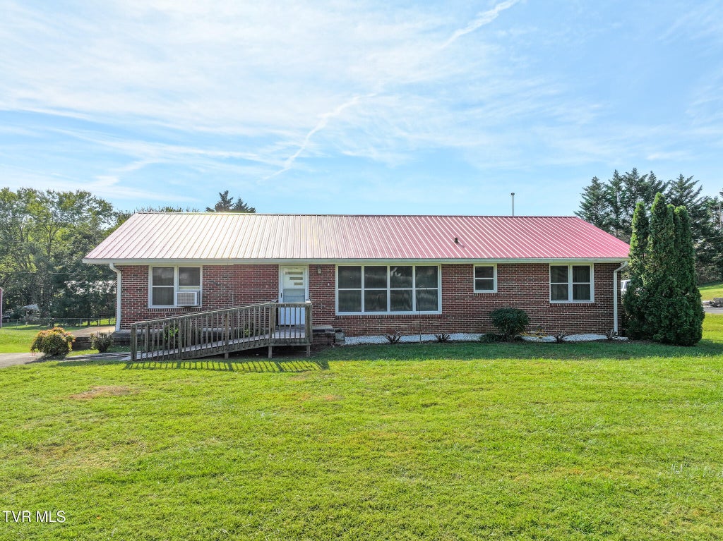 Photo of 109 Idletime Drive, Greeneville, TN 37743 (MLS # 10001783)