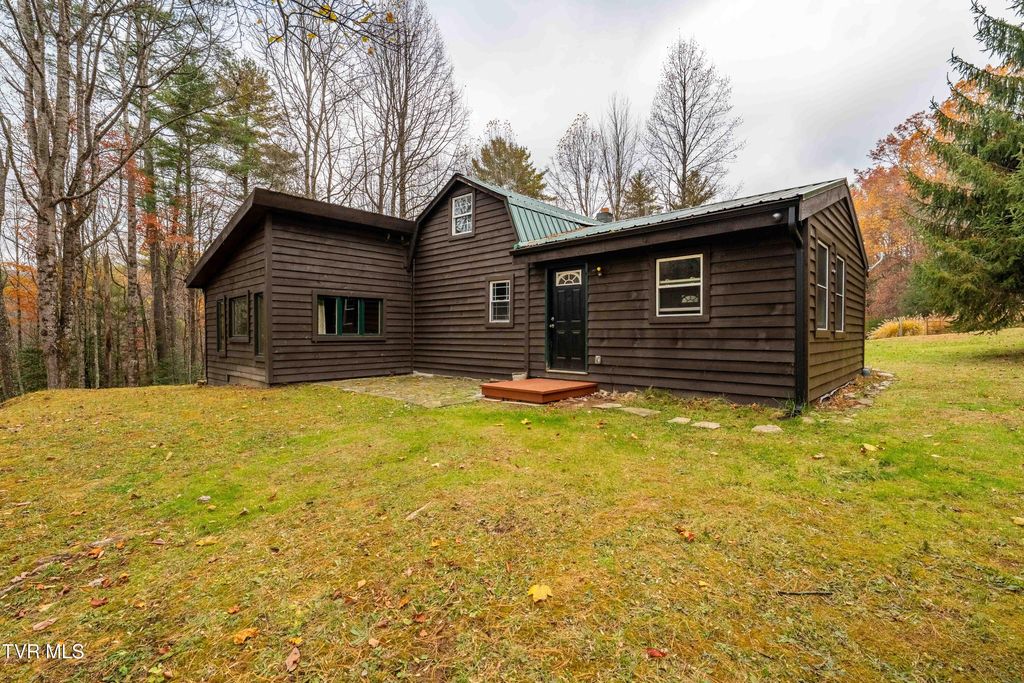 Photo of 533 Possum Valley Road, Mountain City, TN 37683 (MLS # 9987934)