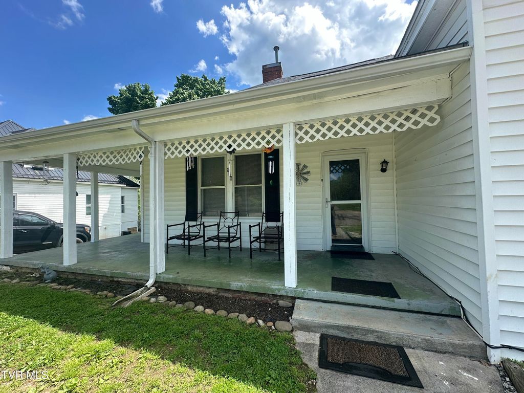 Photo of 926 Main Street, Morristown, TN 37814 (MLS # 9986152)