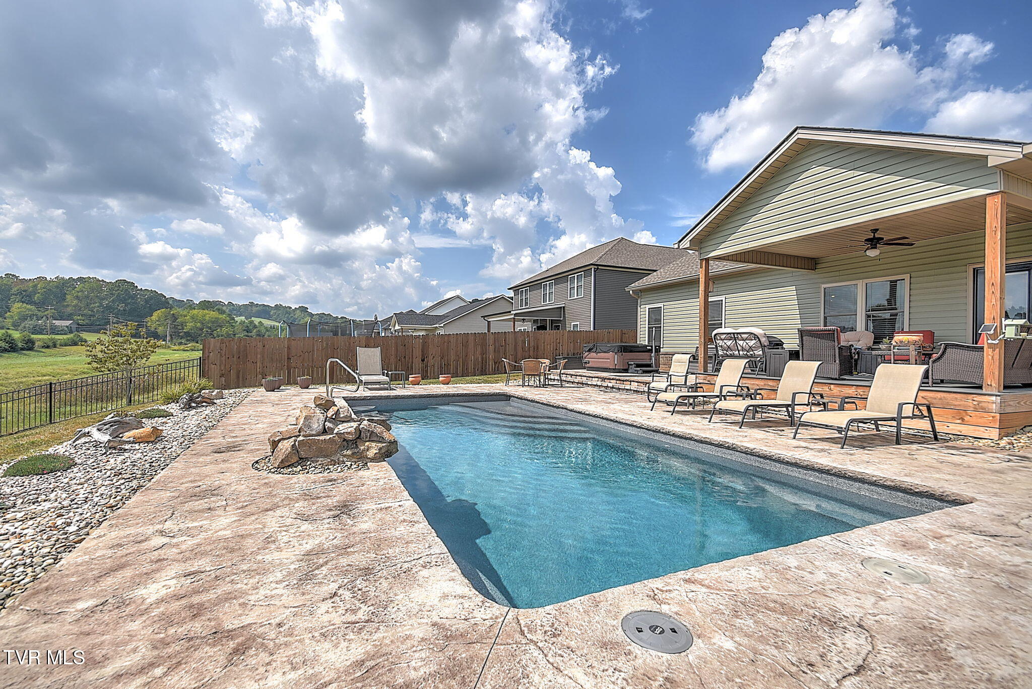 1150 Cabot Cove