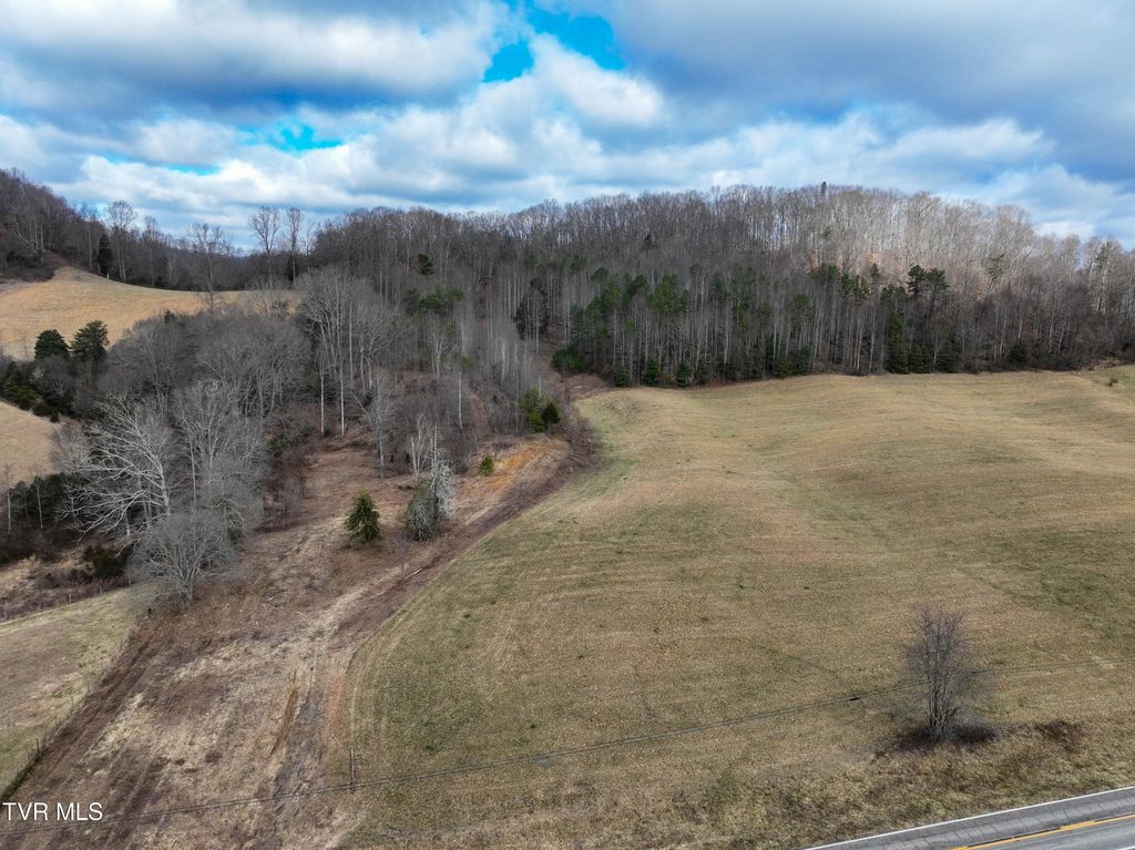 Photo of 3203 Gate City Highway, Bristol, VA 24202 (MLS # 9990285)