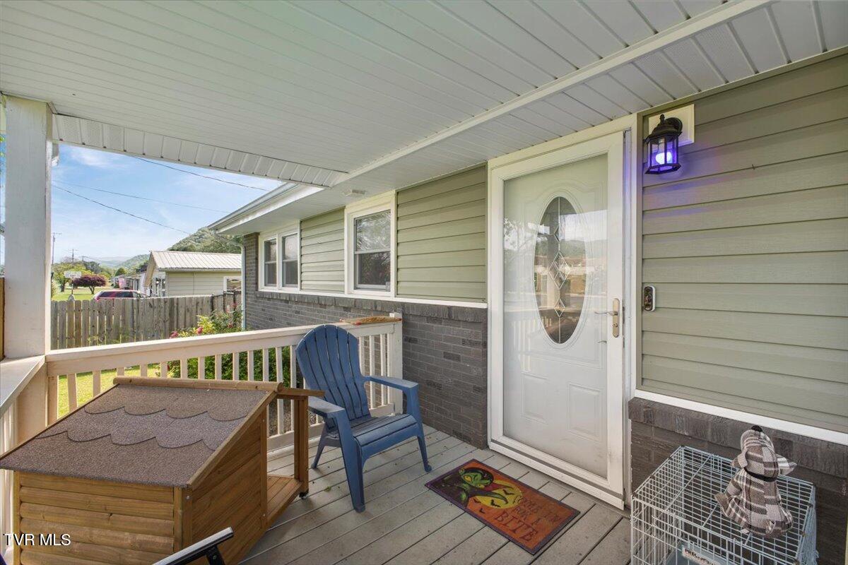 1212 Thomas Boulevard, Elizabethton, Tennessee image 5