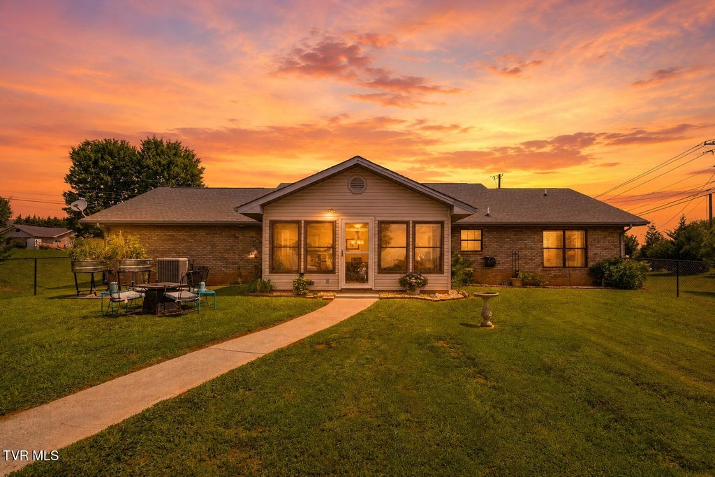 Photo of 1401 Little Kaycee Drive, Sevierville, TN 37876 (MLS # 9998952)