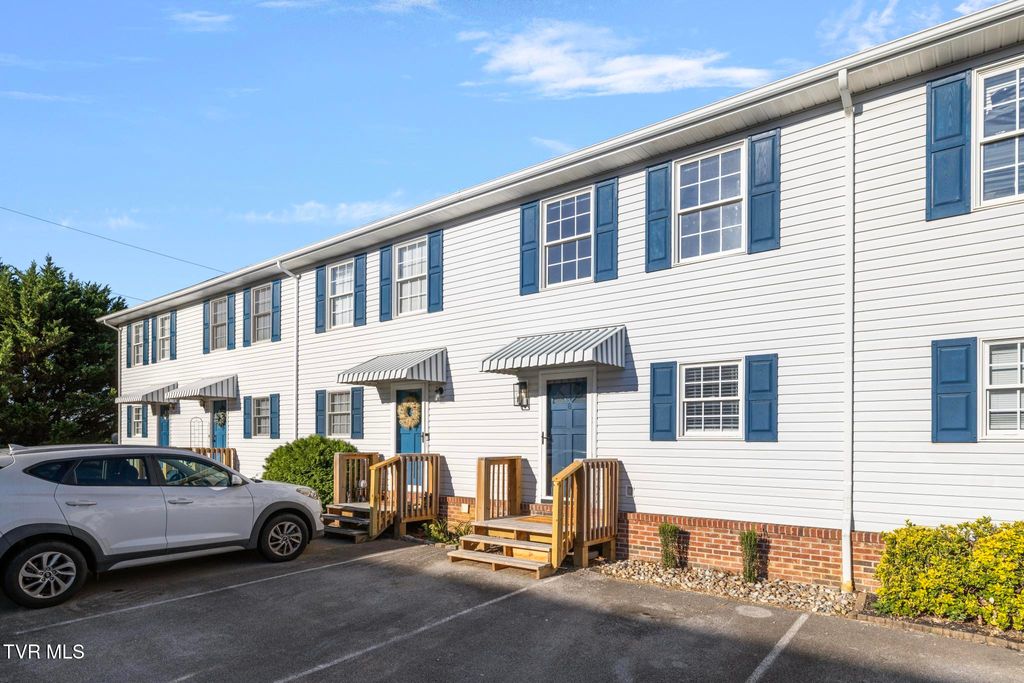 Photo of 152 Gray Station Road, Johnson City, TN 37615 (MLS # 9987610)