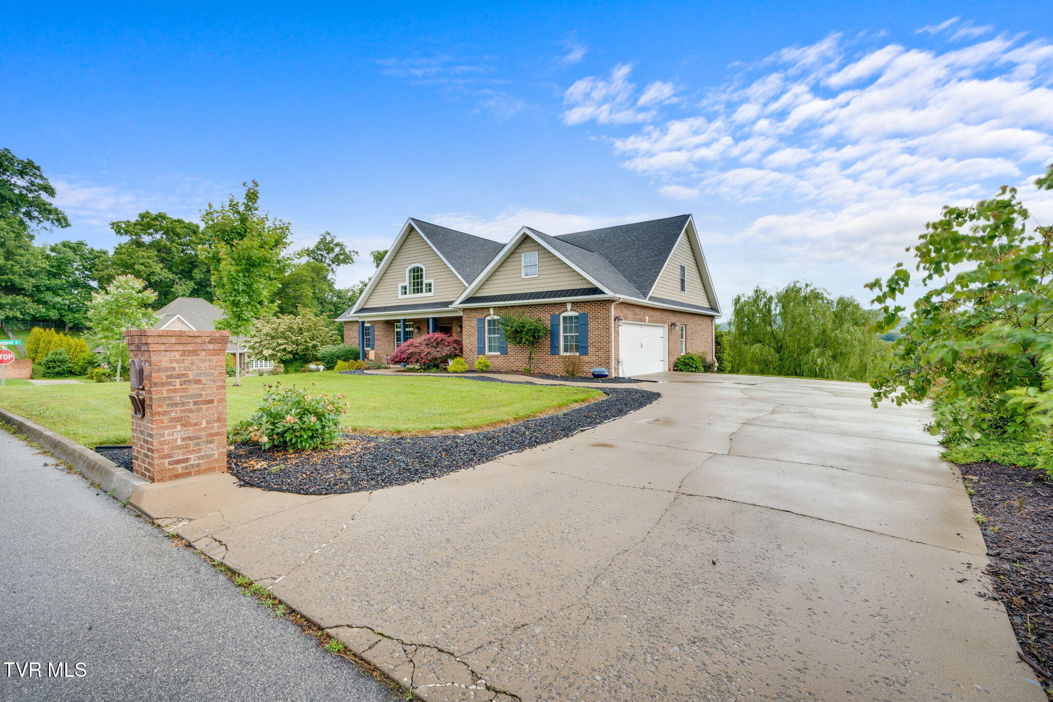 601 Tomahawk Drive Dr, Kingsport, Tennessee image 2