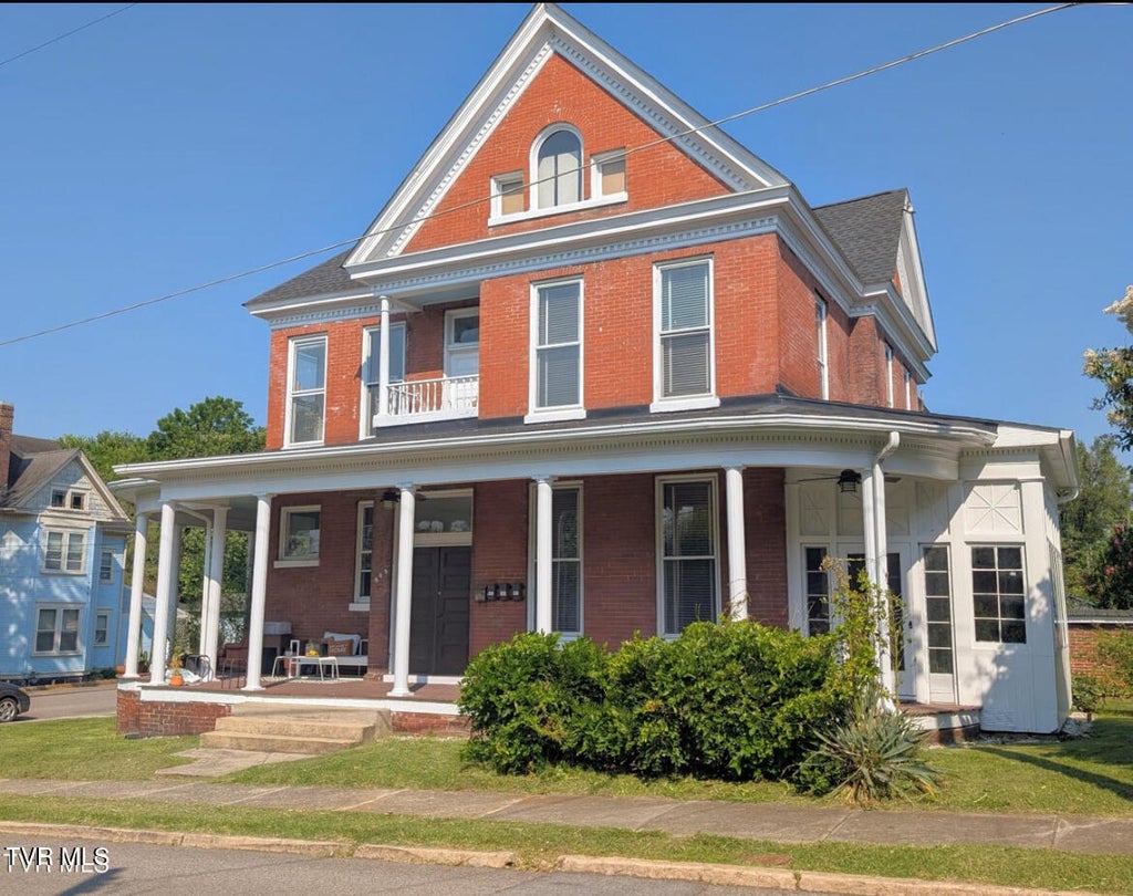 Photo of 502 Lee Street #Apt. 2, Bristol, VA 24201 (MLS # 9999783)