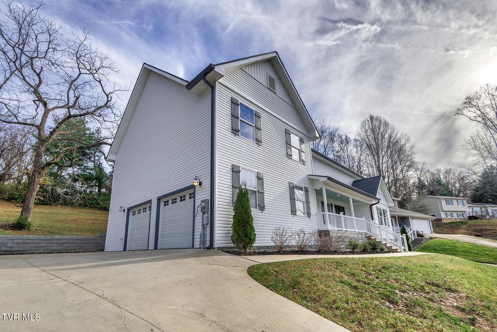 Photo of 1111 Vestal Court, Greeneville, TN 37745 (MLS # 9989261)
