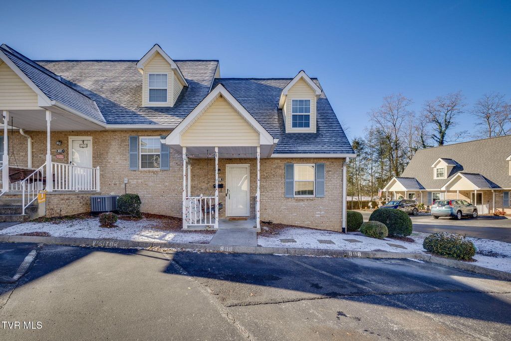Photo of 808 Milton Court #808, Kingsport, TN 37664 (MLS # 9989326)