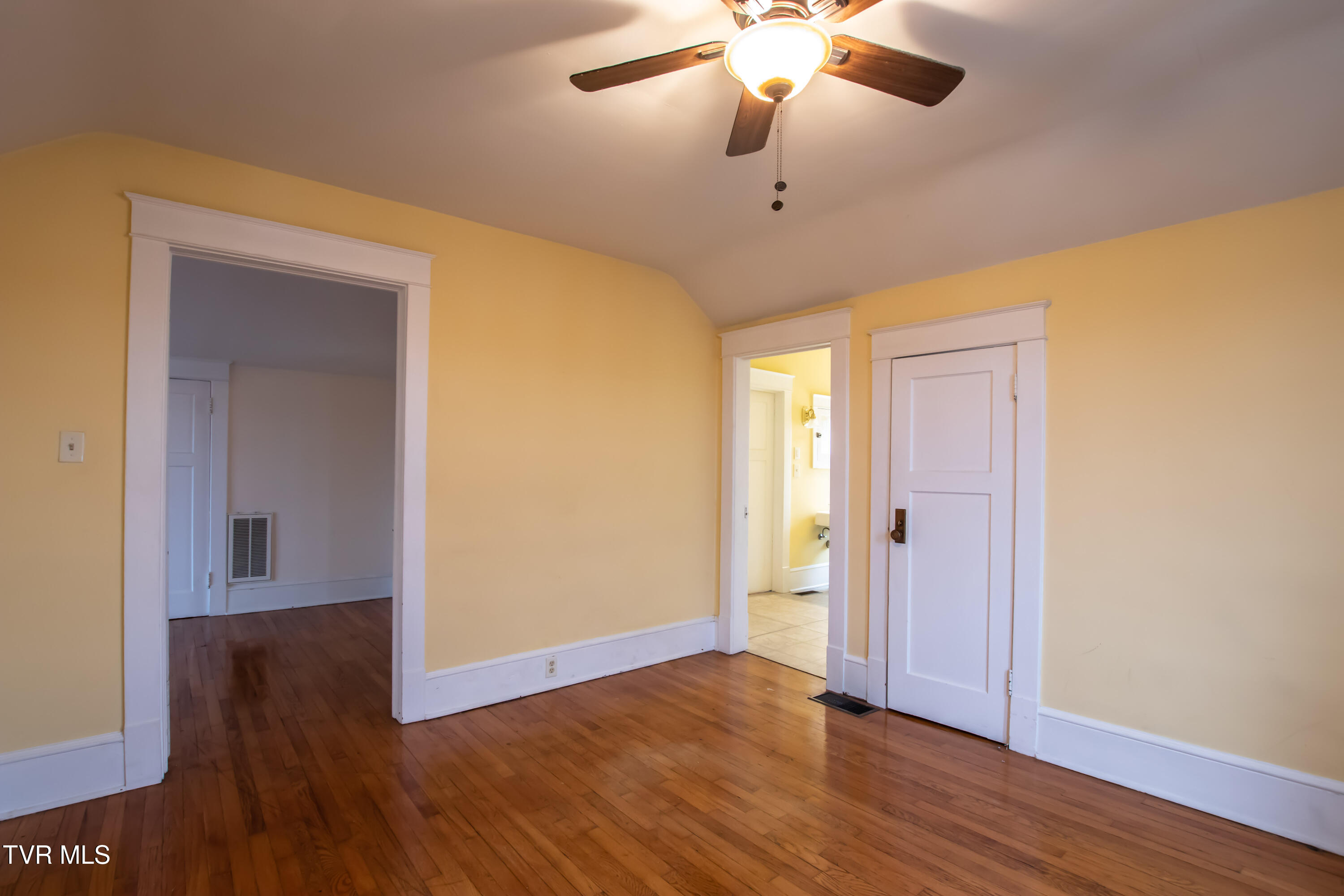 129 Solar St Street, Bristol, Virginia image 39
