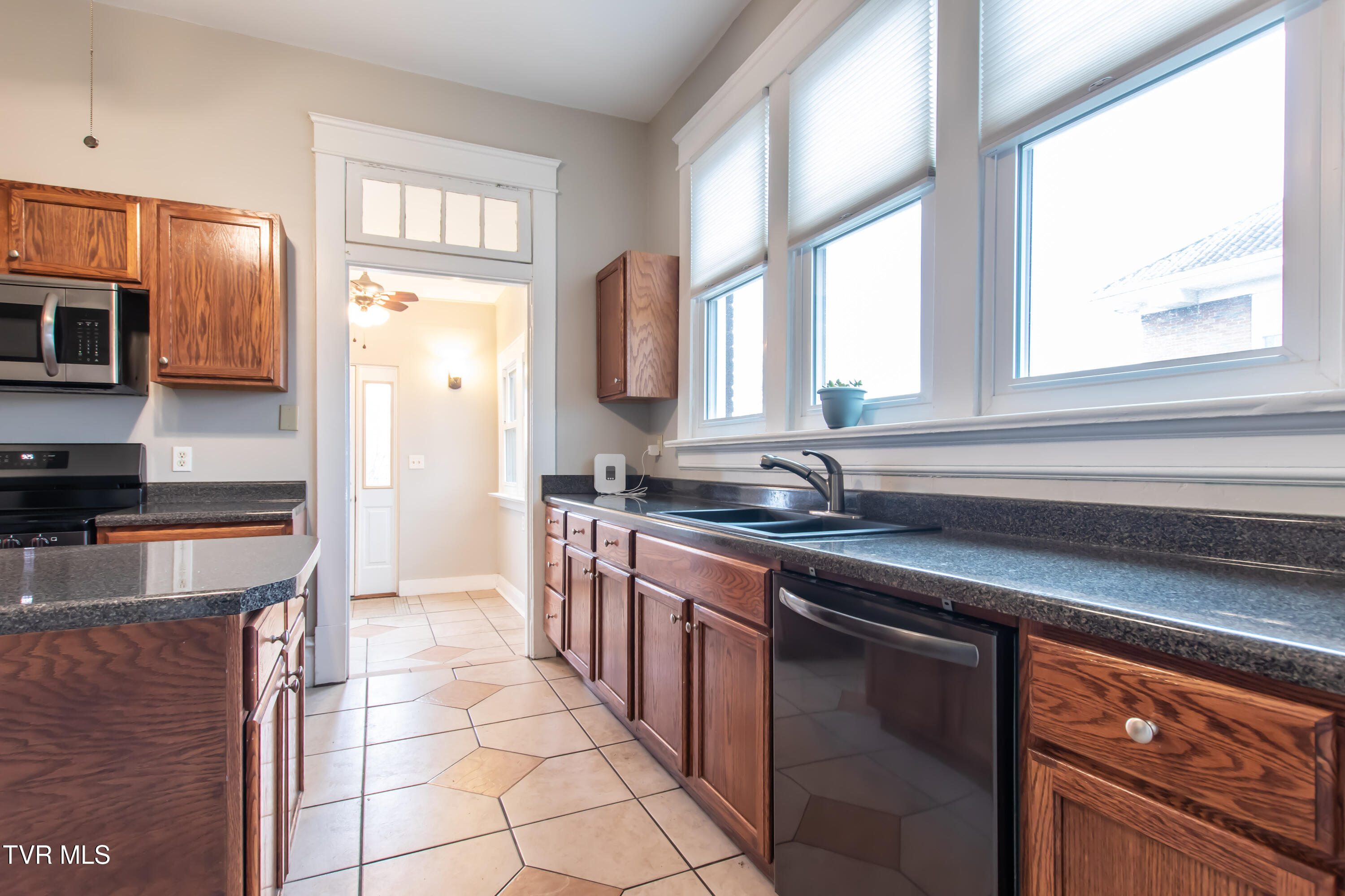 129 Solar St Street, Bristol, Virginia image 22