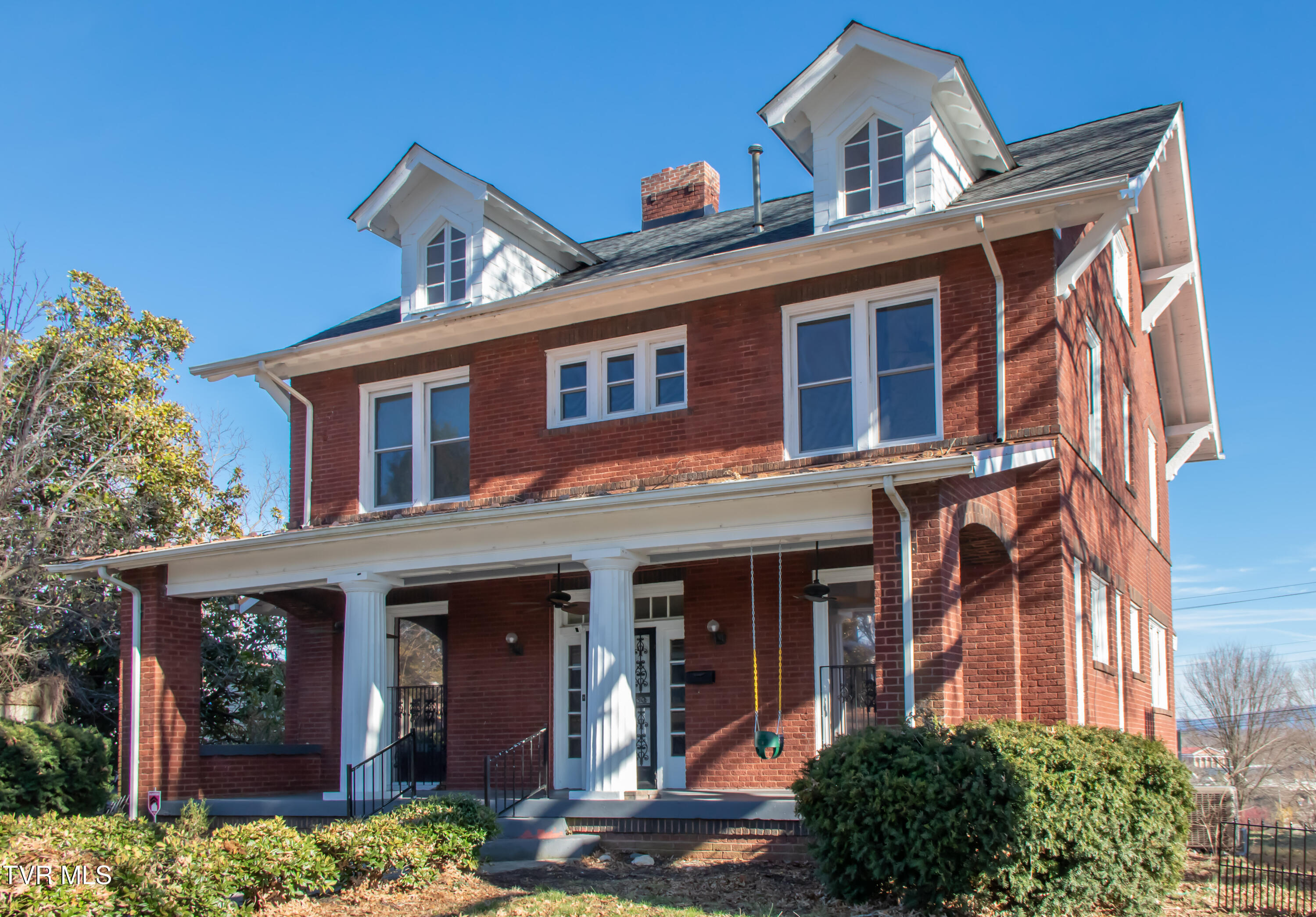 129 Solar St Street, Bristol, Virginia image 2