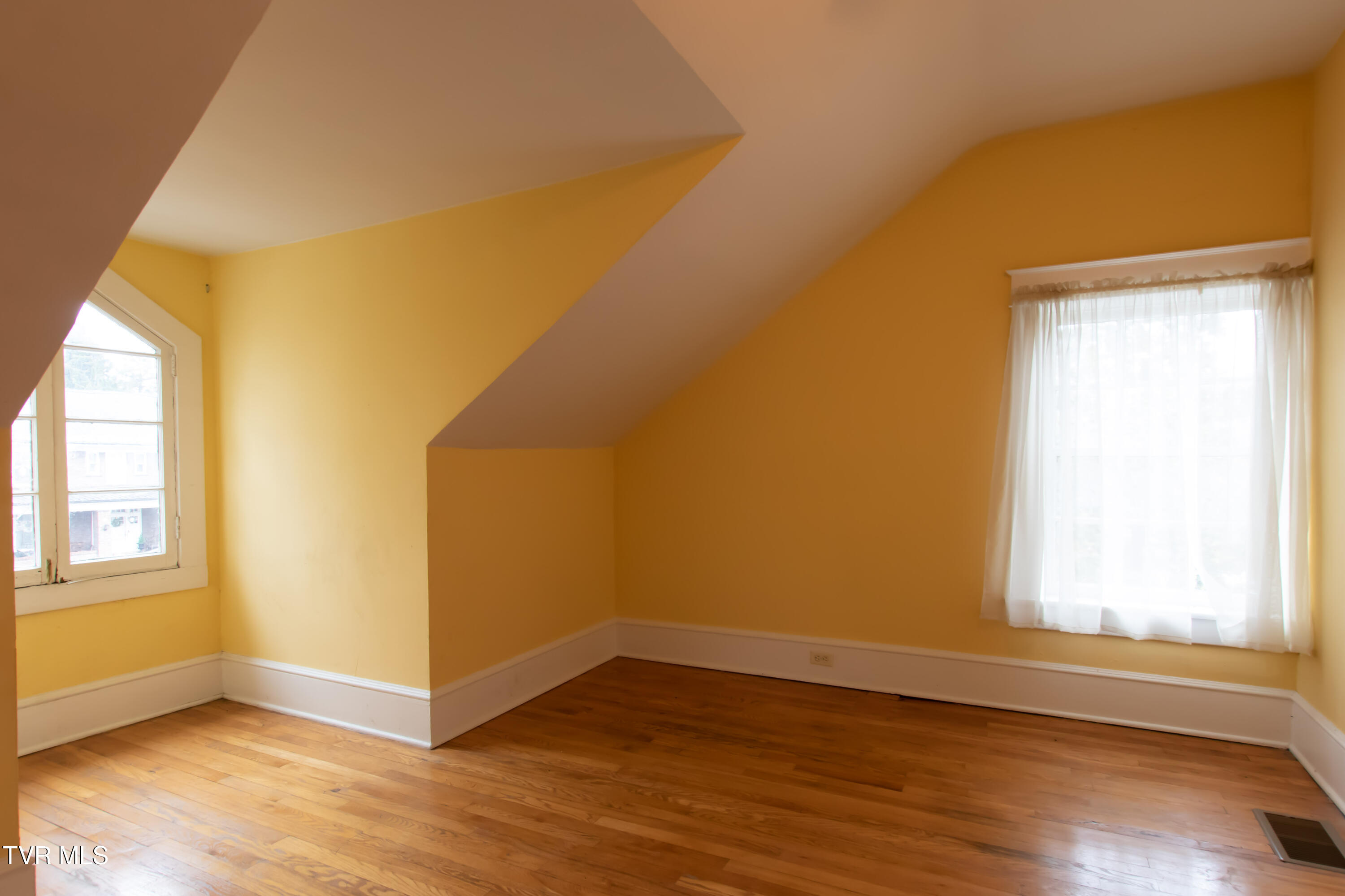 129 Solar St Street, Bristol, Virginia image 33
