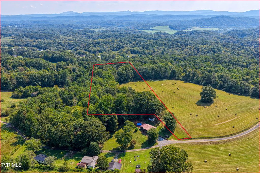 Photo of 8 Magnolia Road, Rogersville, TN 37857 (MLS # 9990892)