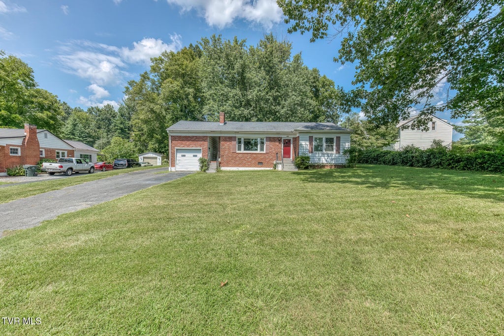 Photo of 128 Crossway Road, Bristol, VA 24201 (MLS # 10000396)
