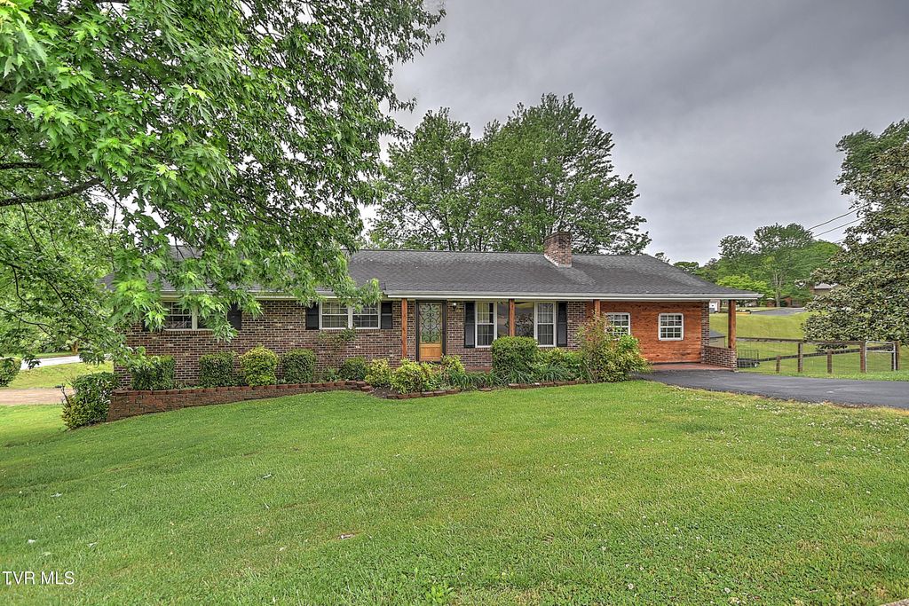 Photo of 101 Garden Circle, Greeneville, TN 37745 (MLS # 9994636)