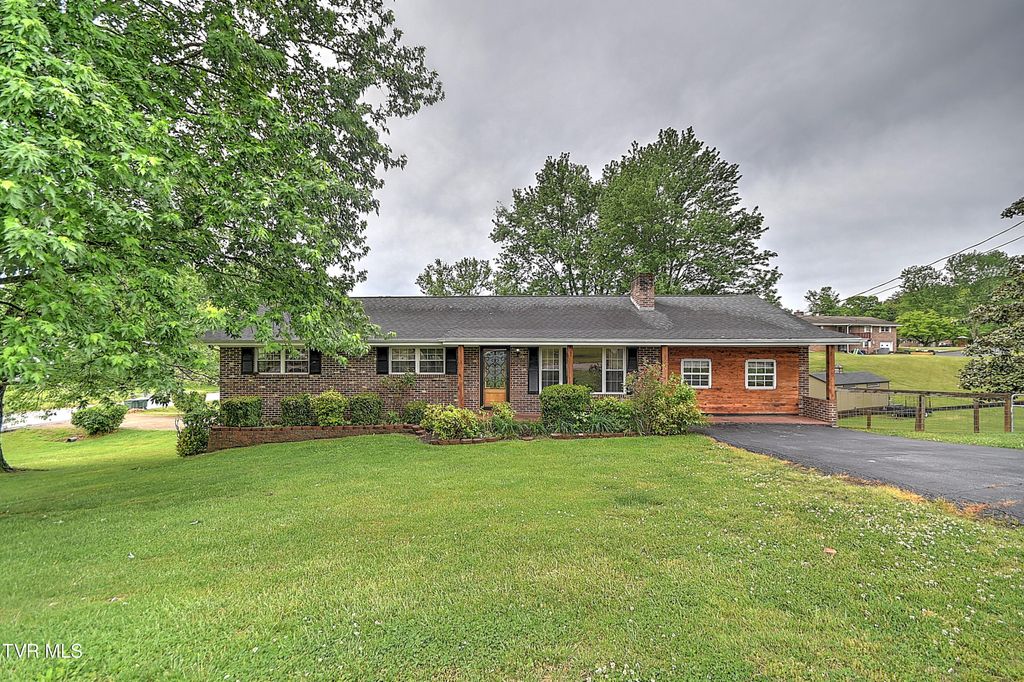 Photo of 101 Garden Circle, Greeneville, TN 37745 (MLS # 9994636)