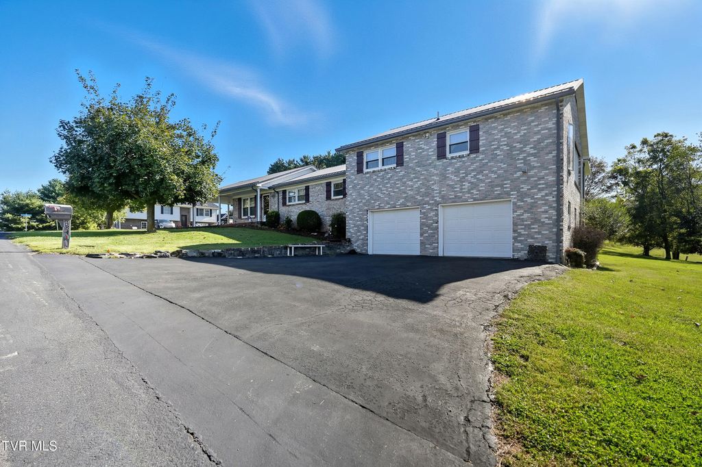 Photo of 484 Duff Circle CIR, Castlewood, VA 24224 (MLS # 9995596)