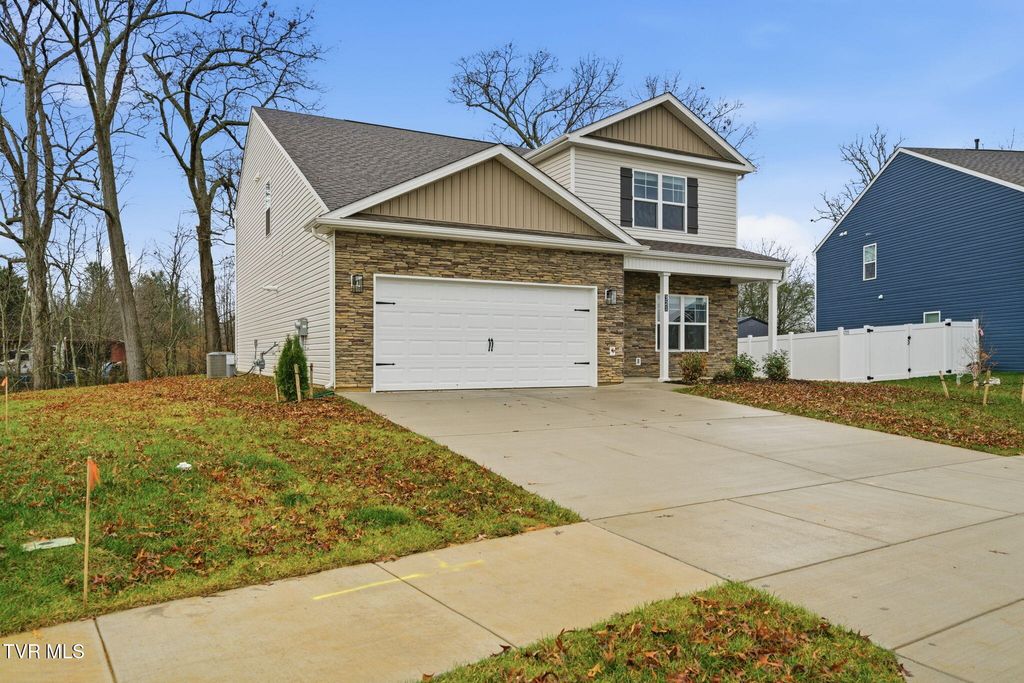 Photo of 321 Cookie Loop Loop, Johnson City, TN 37615 (MLS # 9980493)