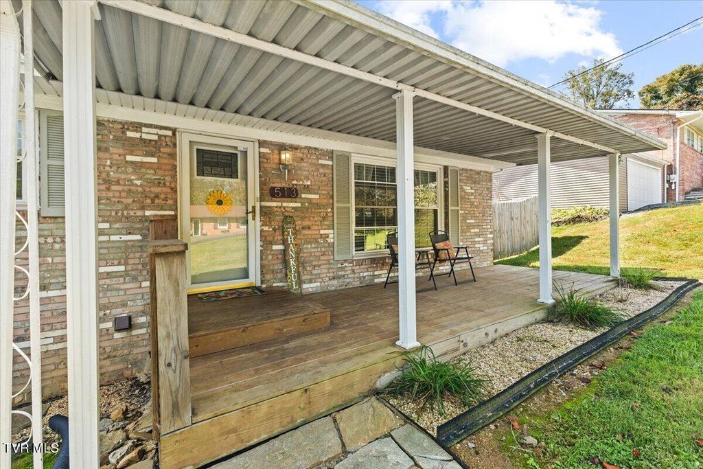 Photo of 513 Merman Road, Kingsport, TN 37663 (MLS # 10000751)