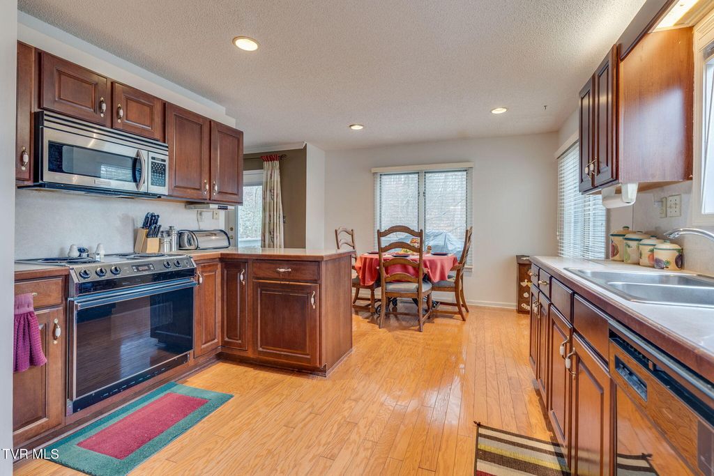 Photo of 171 Aston Court, Kingsport, TN 37660 (MLS # 9989037)