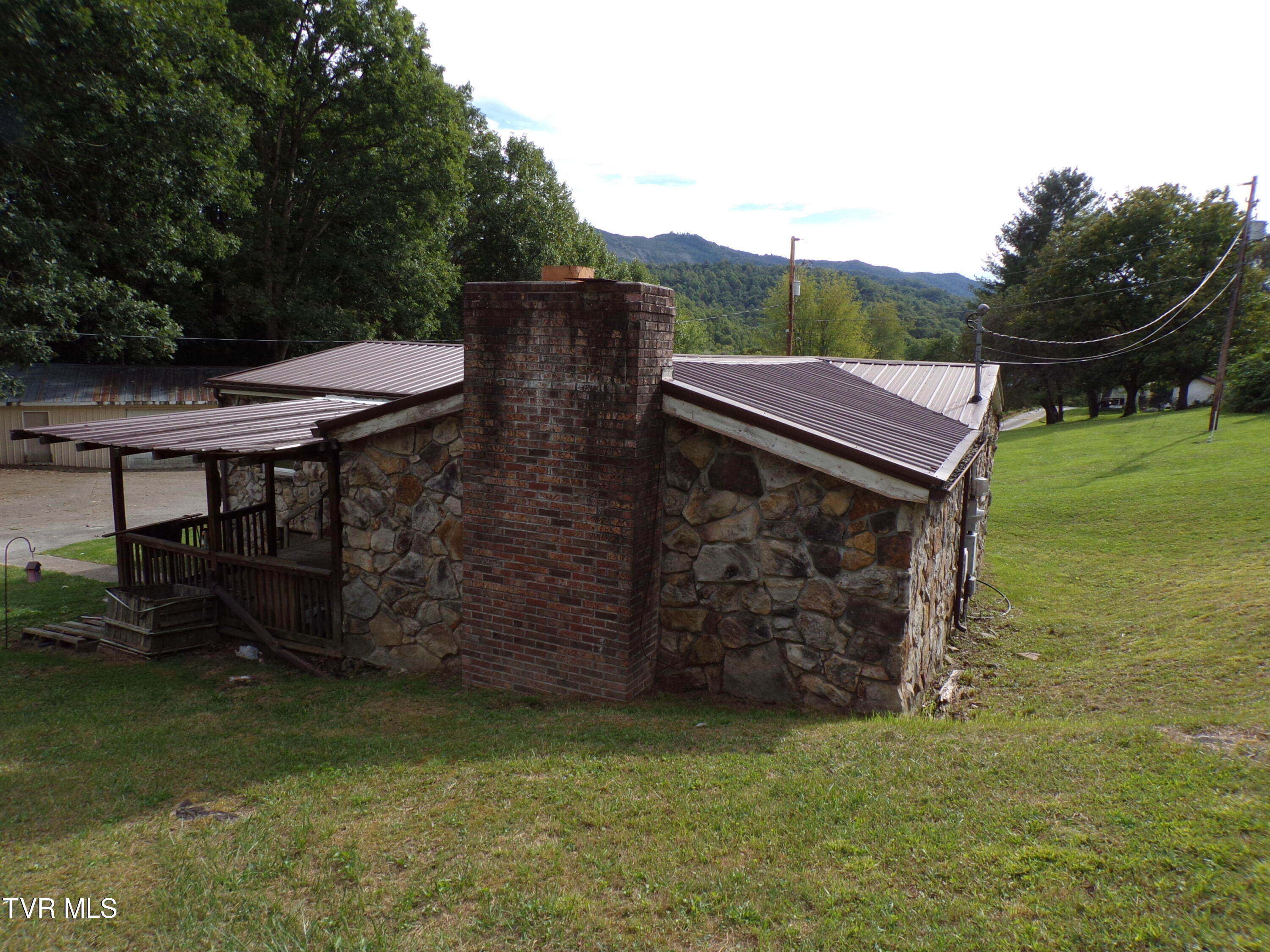 9781 Sulpher Springs Drive, Pound, Virginia image 6