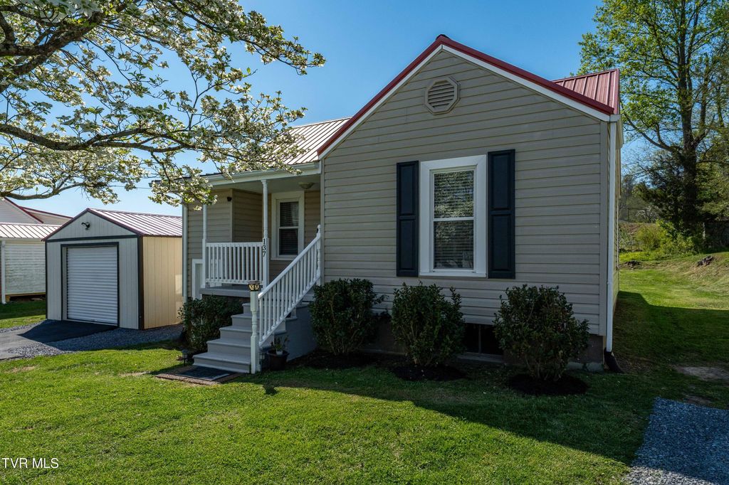 Photo of 137 Mary Street, Johnson City, TN 37615 (MLS # 9993727)